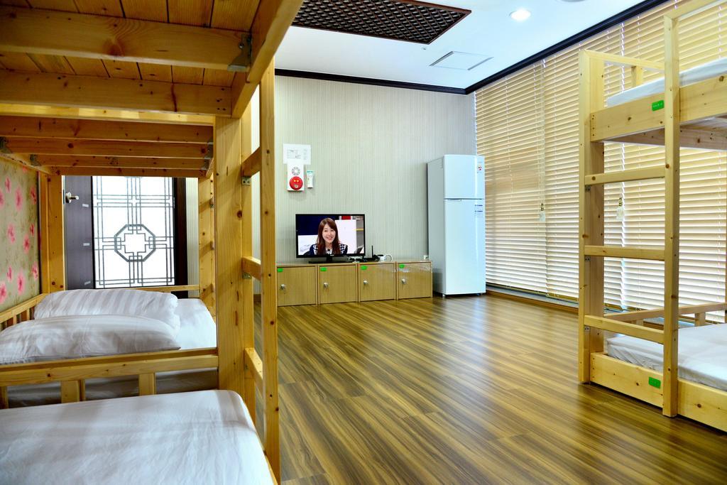 Seom Guesthouse Сеогвипо Екстериор снимка