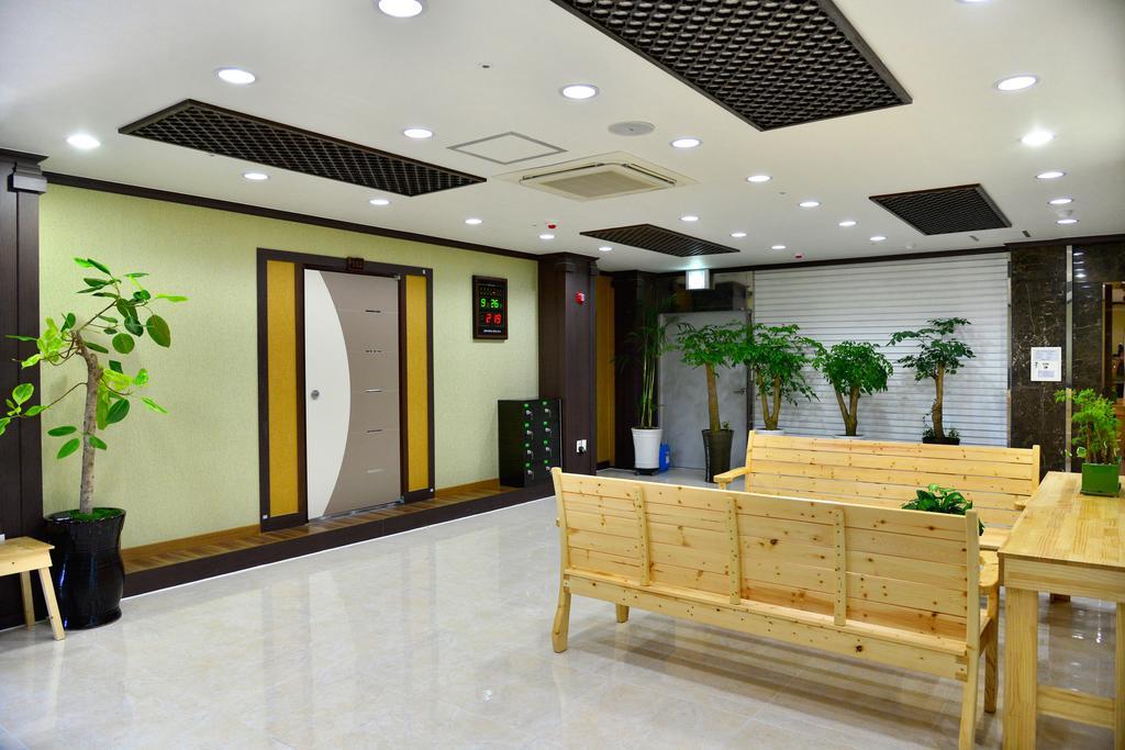 Seom Guesthouse Сеогвипо Екстериор снимка