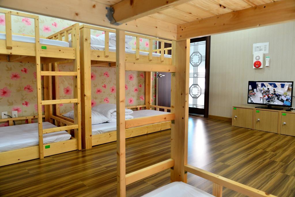 Seom Guesthouse Сеогвипо Екстериор снимка