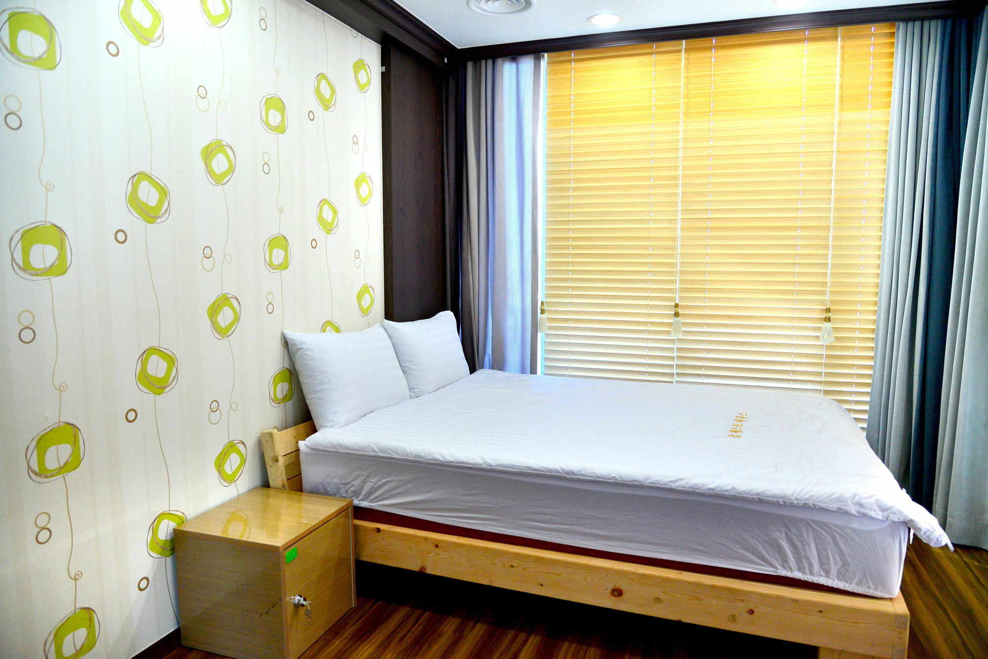 Seom Guesthouse Сеогвипо Екстериор снимка