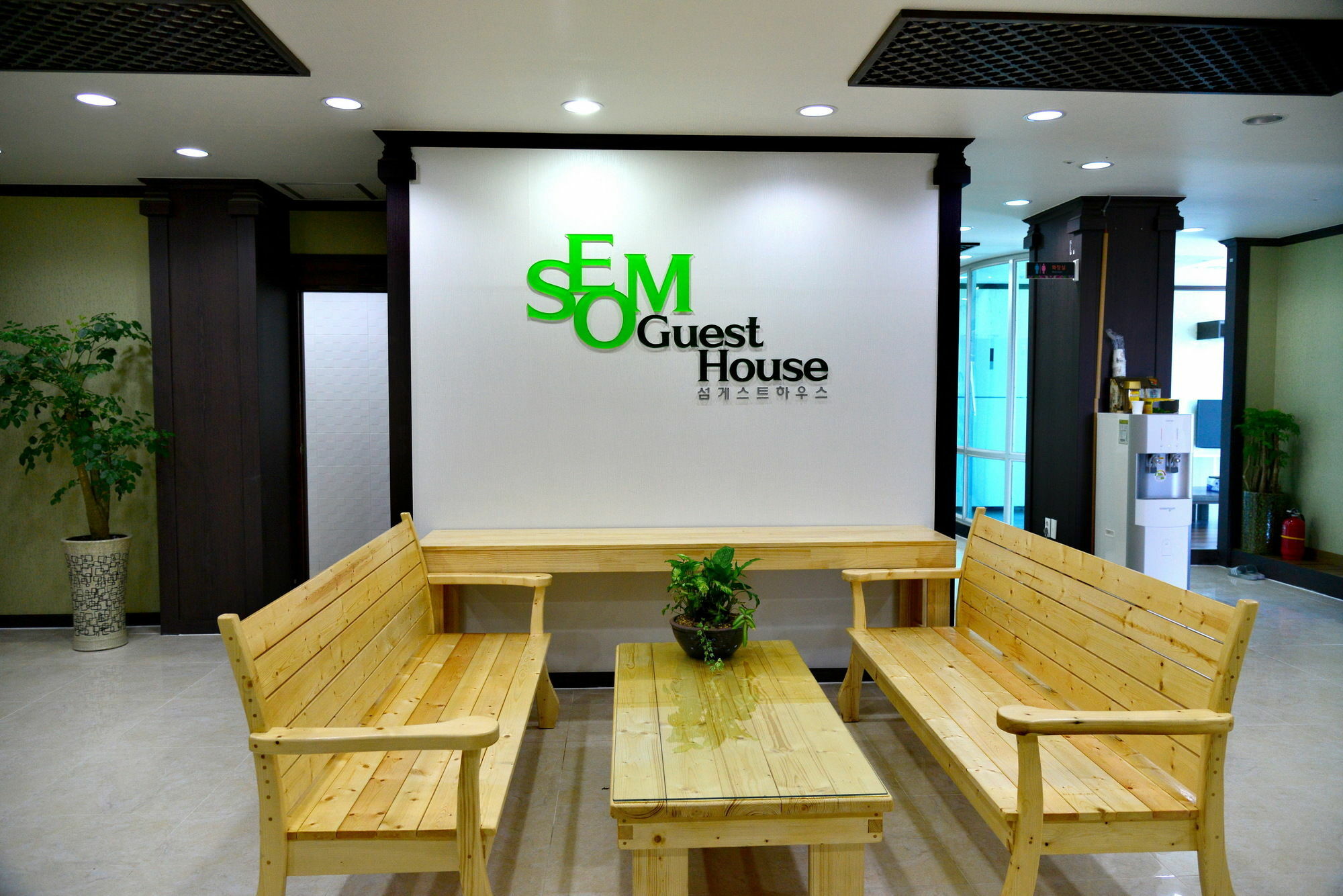 Seom Guesthouse Сеогвипо Екстериор снимка